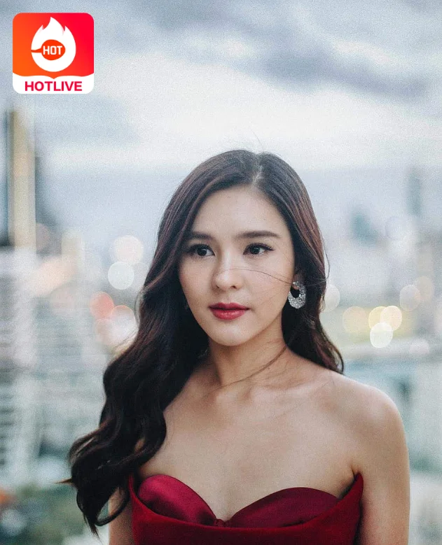 ที่มาและการเริ่มต้นของออม สุชาร์ มานะยิ่ง (Aom Sushar Manaying): The famous actress in Thai 18+ 2 - TH LIVE Aom Sushar-thailive