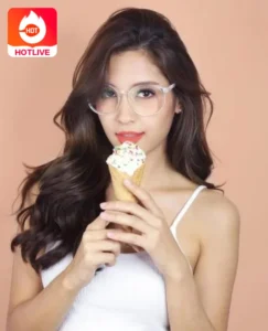 Marie Broenner-thailive